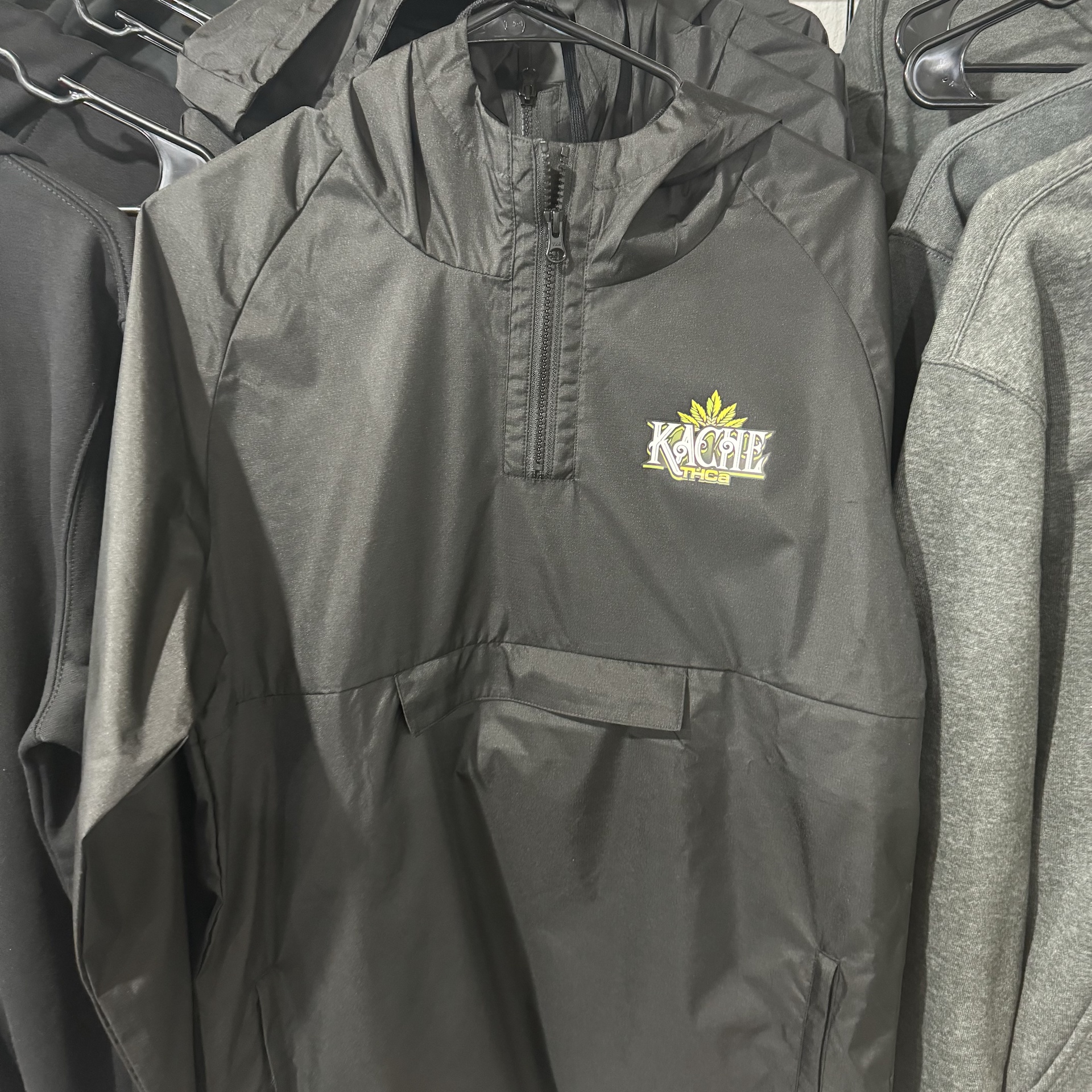 Kache | Windbreaker / Small / Black